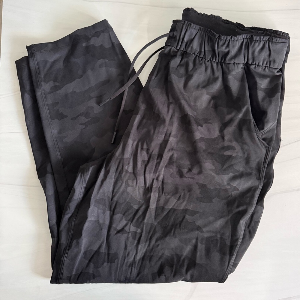 lululemon camo straight leg stretch joggers